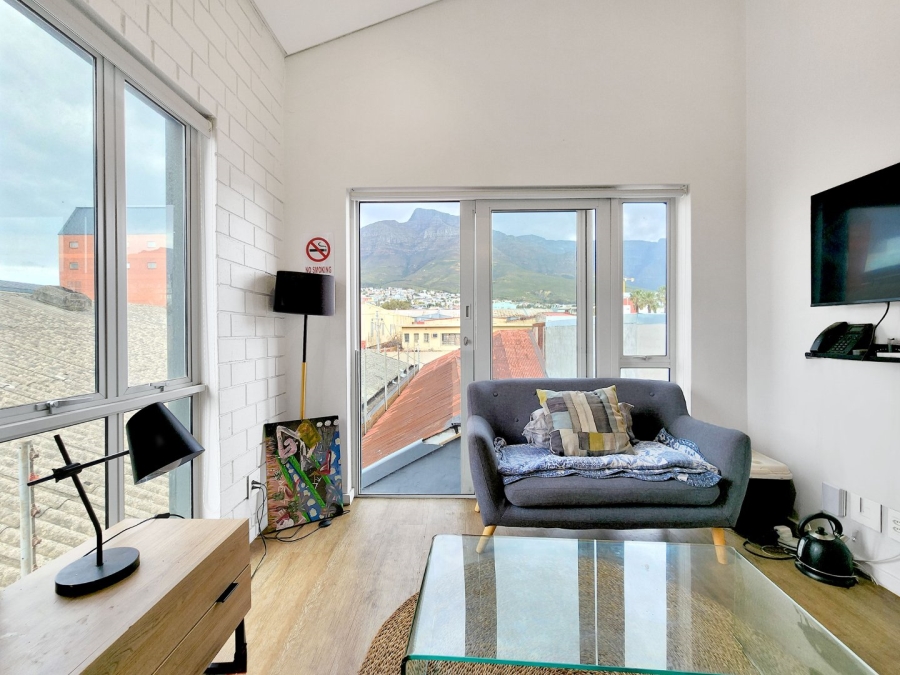 1 Bedroom Property for Sale in Woodstock Western Cape